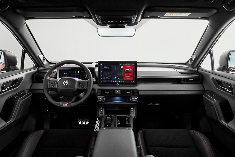 Новый кроссовер Toyota RAV4 представлен в нескольких версиях