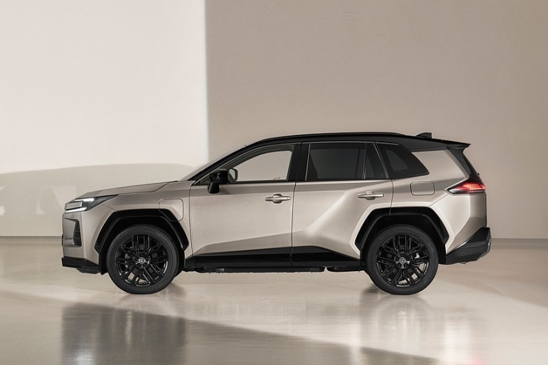 Новый кроссовер Toyota RAV4 представлен в нескольких версиях