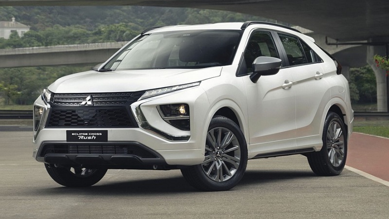 Новый Mitsubishi Eclipse Cross: первые фотографии