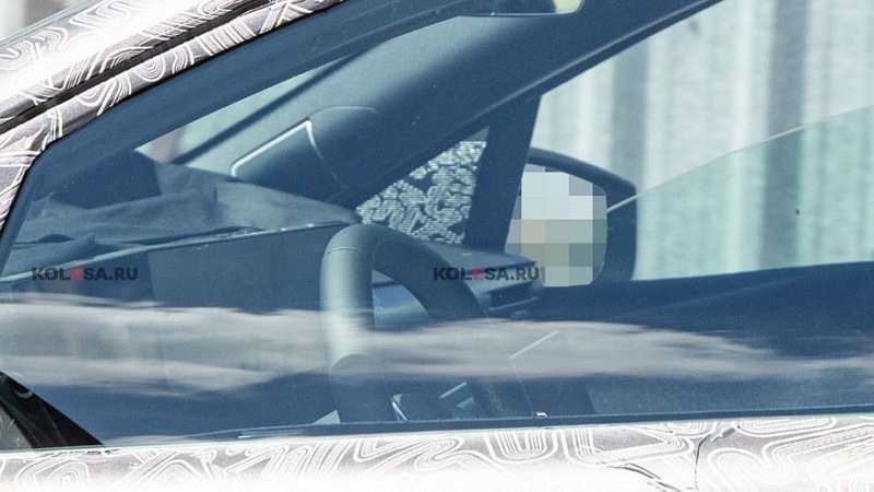 Новый Renault Clio снова замечен на шпионских фотографиях: интерьер тот же