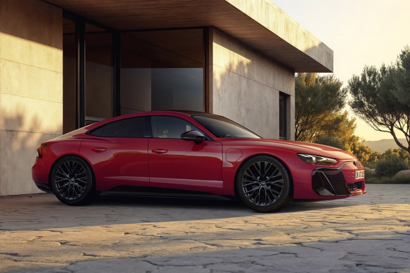 обновленный спортивный седан Audi e-tron GT: теперь доступен и в базовой версии
