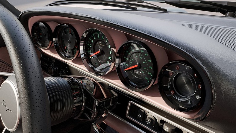 Еще один крутой Porsche 911 от Singer: широкий кузов, четыре фары и 426 лошадиных сил без наддува.