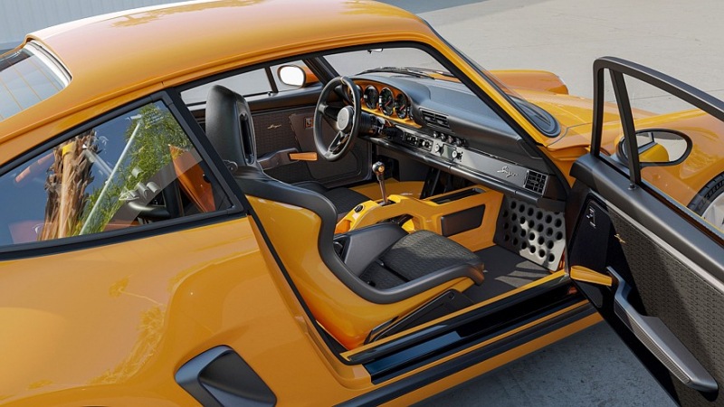 Еще один крутой Porsche 911 от Singer: широкий кузов, четыре фары и 426 лошадиных сил без наддува.