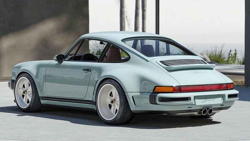 Еще один крутой Porsche 911 от Singer: широкий кузов, четыре фары и 426 лошадиных сил без наддува.