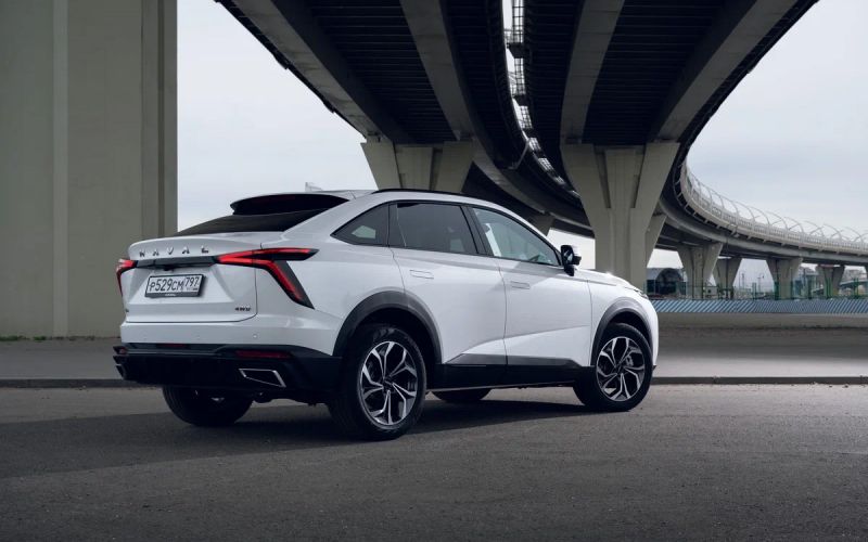 Внешние аккумуляторы и неверные повороты. Тест-драйв нового Haval F7x