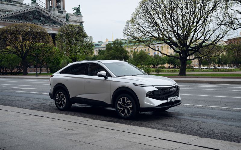 Внешние аккумуляторы и неверные повороты. Тест-драйв нового Haval F7x