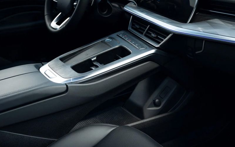 Внешние аккумуляторы и неверные повороты. Тест-драйв нового Haval F7x