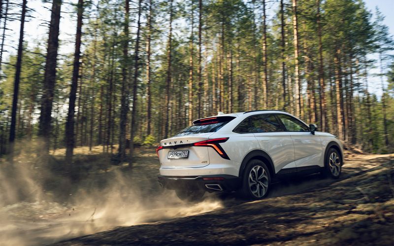 Внешние аккумуляторы и неверные повороты. Тест-драйв нового Haval F7x