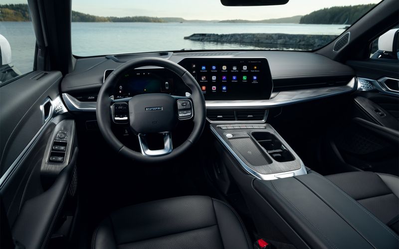 Внешние аккумуляторы и неверные повороты. Тест-драйв нового Haval F7x