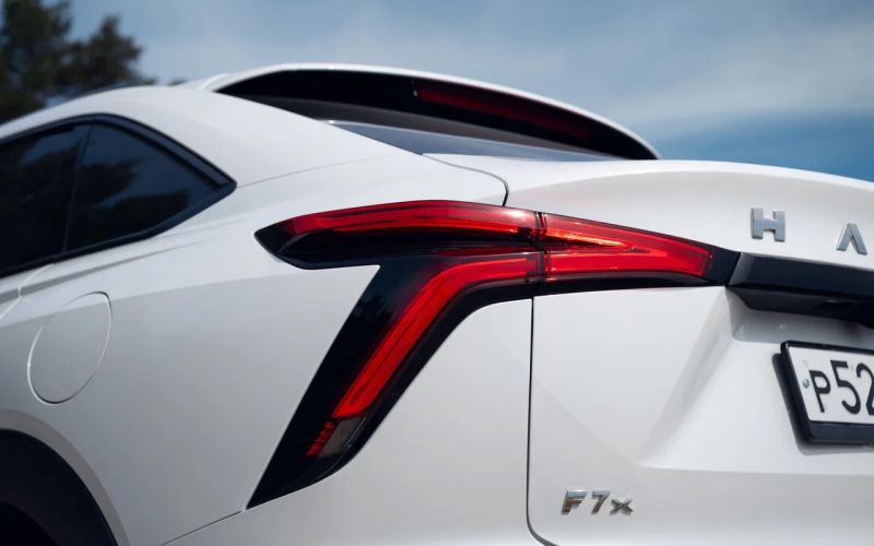 Внешние аккумуляторы и неверные повороты. Тест-драйв нового Haval F7x