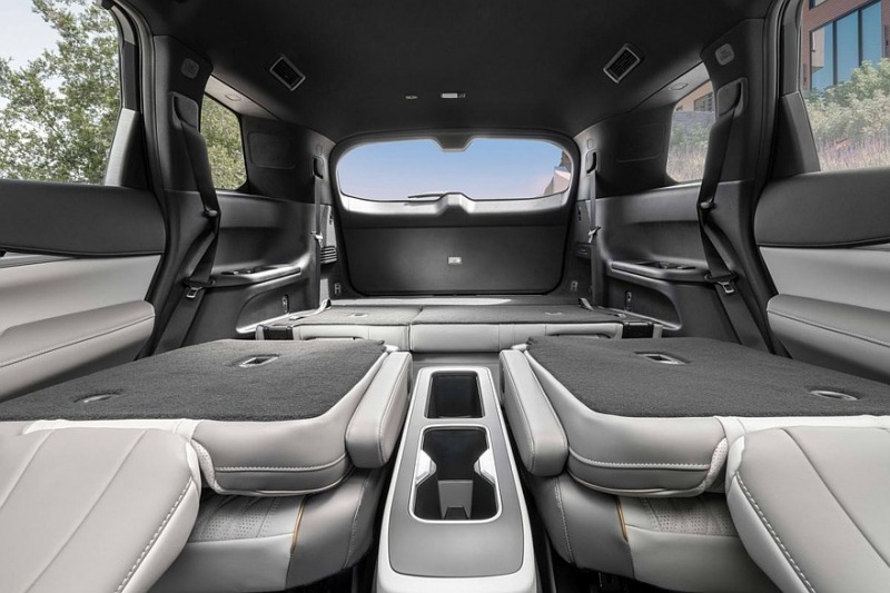 Представлен рестайлинг Infiniti QX60: стиль QX80 и «спортивная» версия