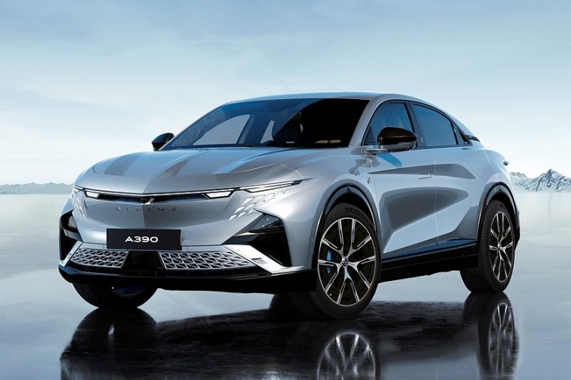 Производство Alpine A390: три двигателя, две модели, дорожный просвет 152 мм, вес более 2,1 тонны