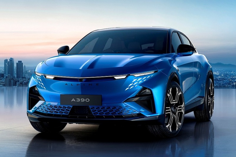 Производство Alpine A390: три двигателя, две модели, дорожный просвет 152 мм, вес более 2,1 тонны