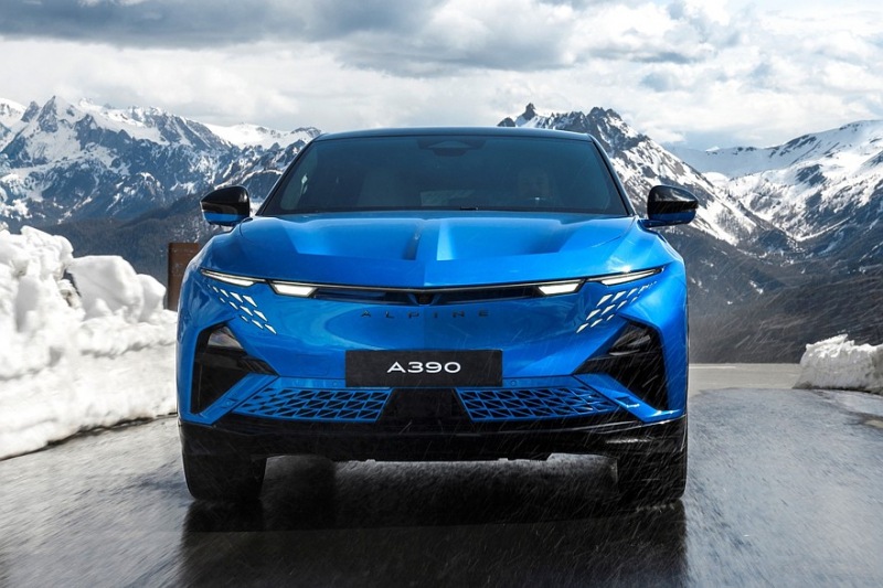Производство Alpine A390: три двигателя, две модели, дорожный просвет 152 мм, вес более 2,1 тонны