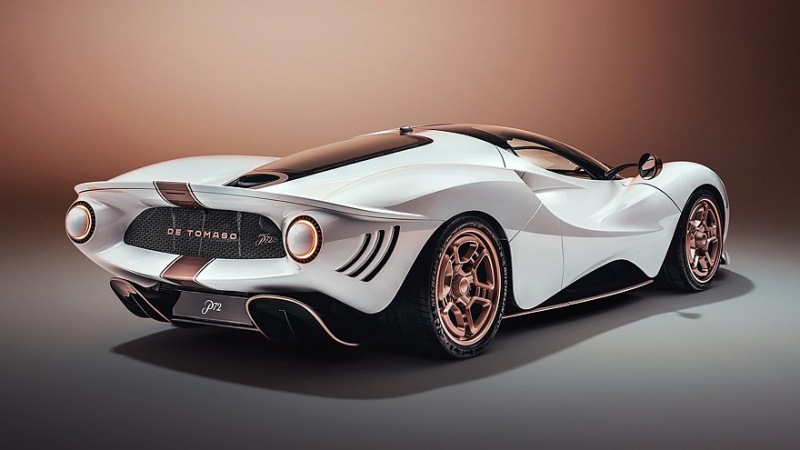 Серийная версия De Tomaso P72: привлекательный внешний вид, мощный двигатель V8 и отсутствие экрана в салоне