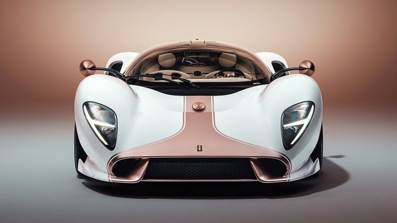 Серийная версия De Tomaso P72: привлекательный внешний вид, мощный двигатель V8 и отсутствие экрана в салоне