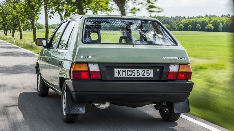 Skoda раскрывает внешность нового Favorit: угловатый кроссовер