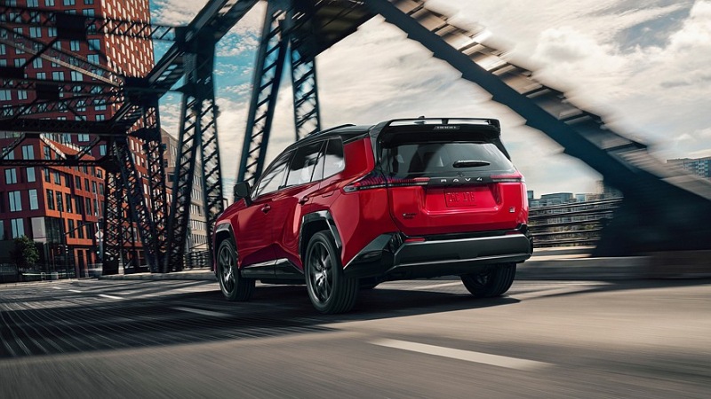 Toyota надеется увеличить продажи PHEV в несколько раз. Эта технология может появиться в Grand Highlander