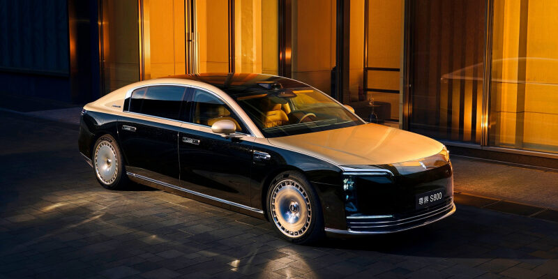 Трепещи, Maybach: на рынок выходит роскошный седан Maextro S800 от Huawei и JAC