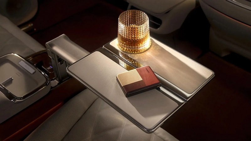 Дрожь, Maybach: Huawei и JAC совместно разработали роскошный седан Maextro S800 для рынка