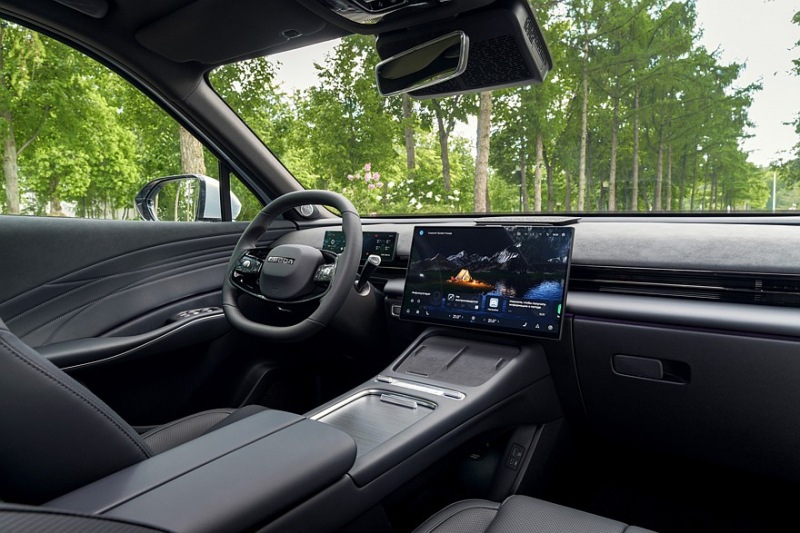 Кроссовер Omoda C7 поступил в продажу в России, все цены раскрыты