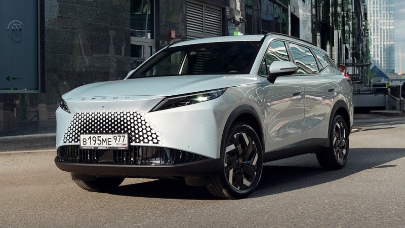Кроссовер Omoda C7 поступил в продажу в России, все цены раскрыты