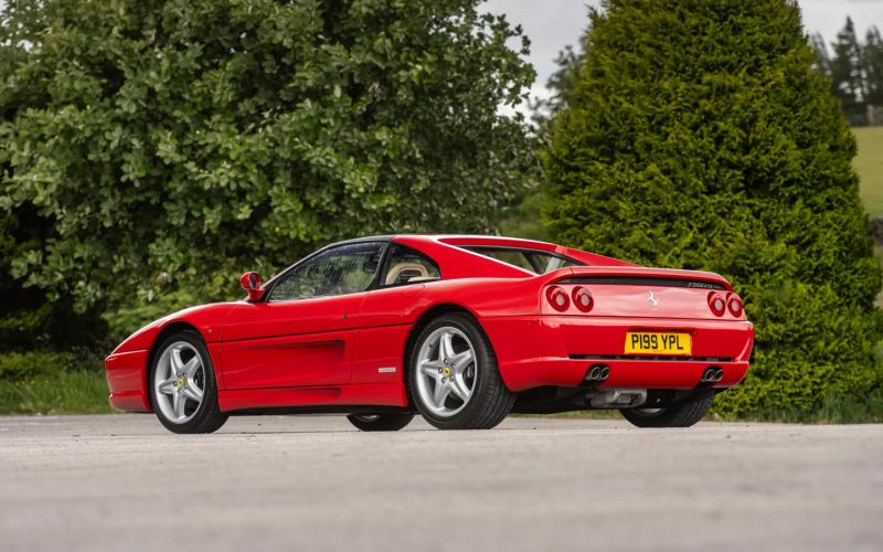 29-летний Ferrari Джереми Кларксона выставят на аукцион. Фото и цена