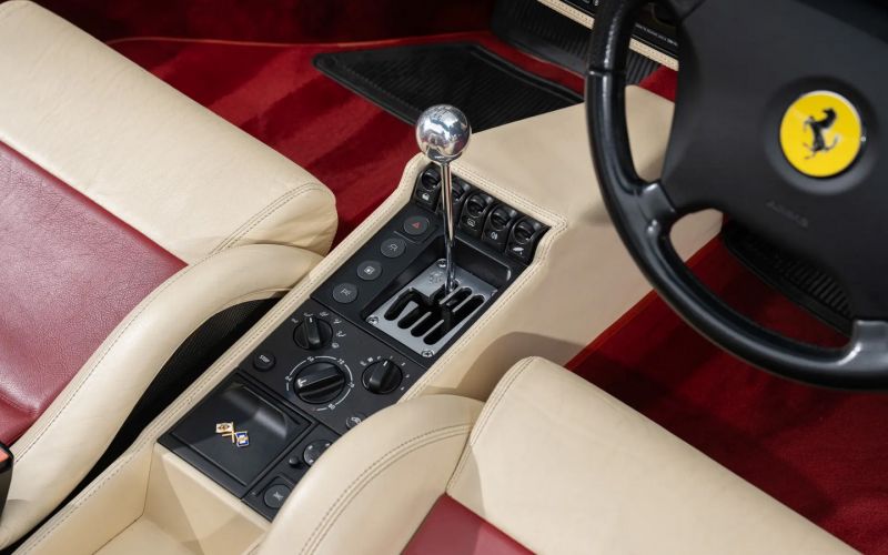 29-летний Ferrari Джереми Кларксона выставят на аукцион. Фото и цена