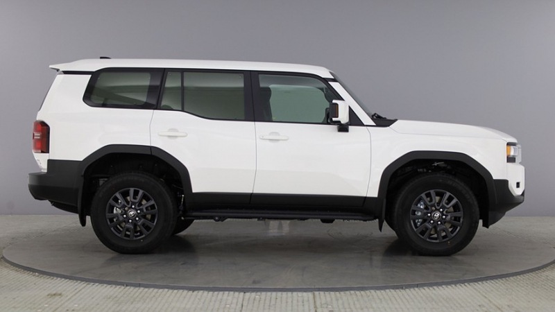 Нынешний внедорожник Toyota Land Cruiser Prado был переделан в фургон