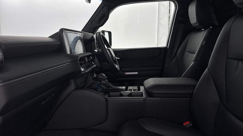 Нынешний внедорожник Toyota Land Cruiser Prado был переделан в фургон