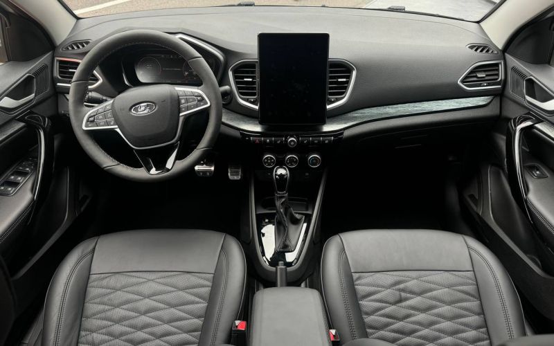 АвтоВАЗ представил такси Lada Aura на ПМЭФ-2025. Изображения и отличия