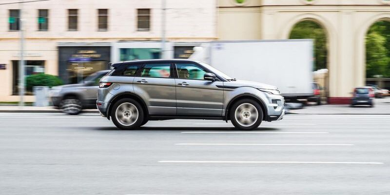 Автовладельцы требуют от Jaguar Land Rover десятки млн руб. Что случилось