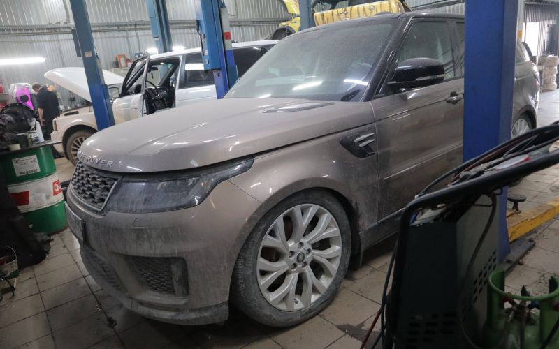 Владелец автомобиля потребовал от Jaguar Land Rover десятки миллионов рублей. Что случилось