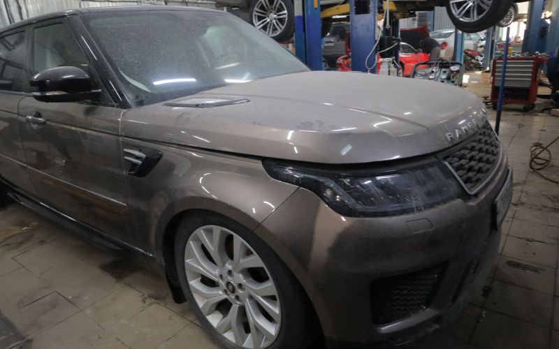 Владелец автомобиля потребовал от Jaguar Land Rover десятки миллионов рублей. Что случилось