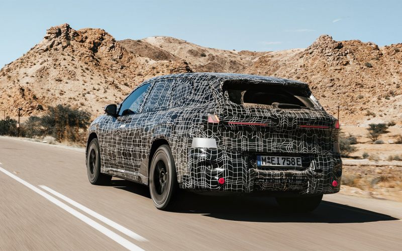BMW обещает включить поворотники для своих владельцев