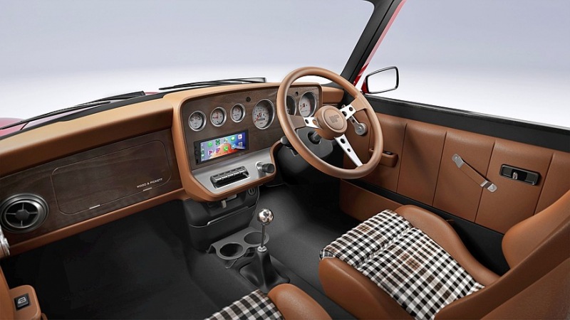 Бывший главный дизайнер Jaguar создает крутой рестомод на основе классического Mini