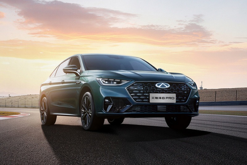 Chery Arrizo 8 Pro — мощный автомобиль, который скоро поступит в продажу: у этого седана стильный внешний вид