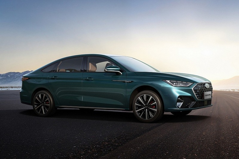 Chery Arrizo 8 Pro — мощный автомобиль, который скоро поступит в продажу: у этого седана стильный внешний вид