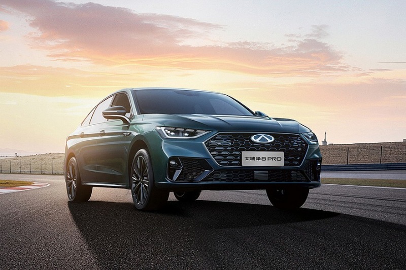 Chery Arrizo 8 Pro — мощный автомобиль, который скоро поступит в продажу: у этого седана стильный внешний вид