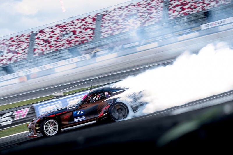 Dodge Viper SRT модифицированная версия, мощность 1646 лошадиных сил, четыре топливных насоса