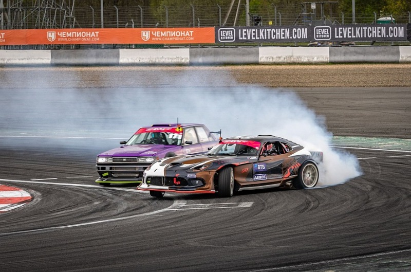 Dodge Viper SRT модифицированная версия, мощность 1646 лошадиных сил, четыре топливных насоса