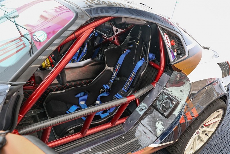 Dodge Viper SRT модифицированная версия, мощность 1646 лошадиных сил, четыре топливных насоса