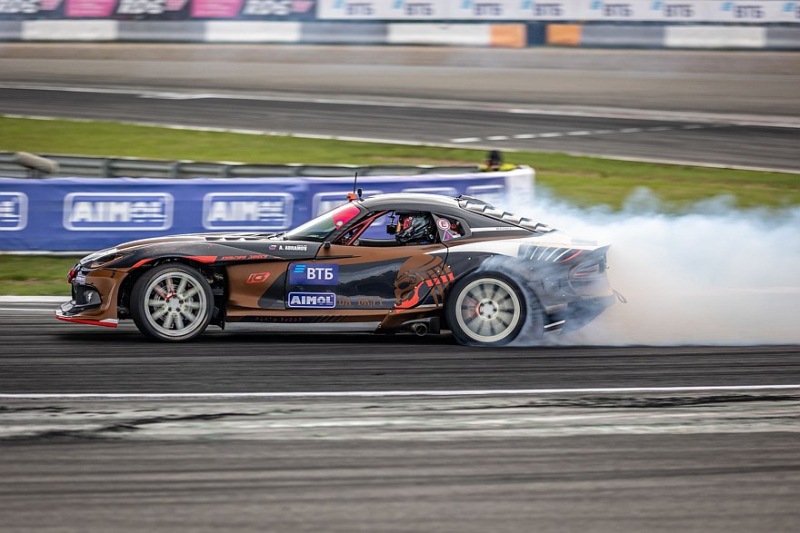 Dodge Viper SRT модифицированная версия, мощность 1646 лошадиных сил, четыре топливных насоса