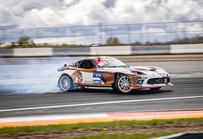Dodge Viper SRT модифицированная версия, мощность 1646 лошадиных сил, четыре топливных насоса