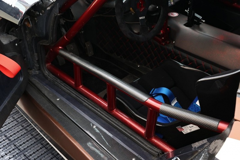 Dodge Viper SRT модифицированная версия, мощность 1646 лошадиных сил, четыре топливных насоса