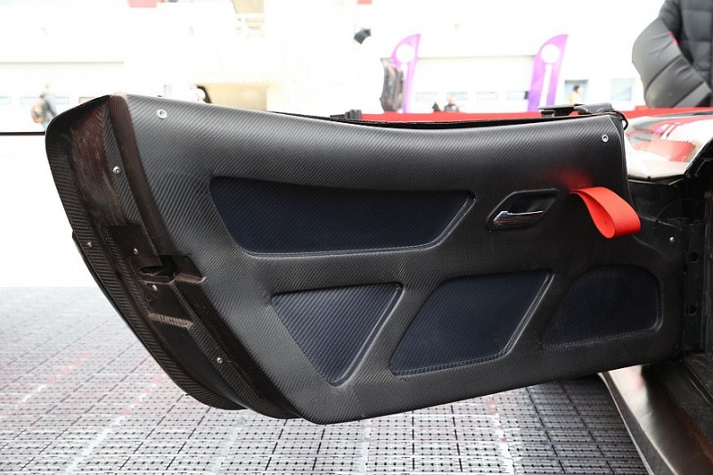 Dodge Viper SRT модифицированная версия, мощность 1646 лошадиных сил, четыре топливных насоса