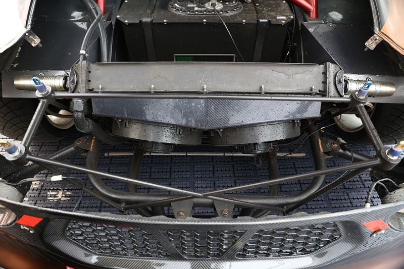 Dodge Viper SRT модифицированная версия, мощность 1646 лошадиных сил, четыре топливных насоса