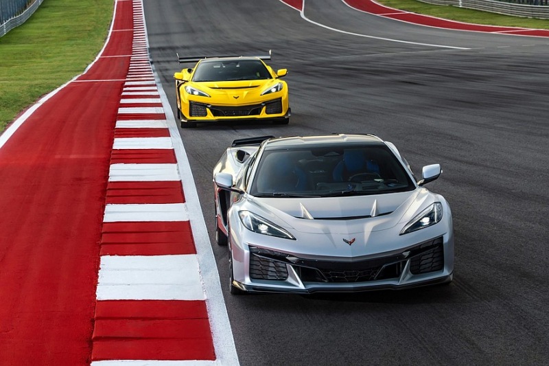 Chevrolet Corvette ZR1X: совершенно новая полноприводная гибридная топовая версия мощностью 1267 лошадиных сил