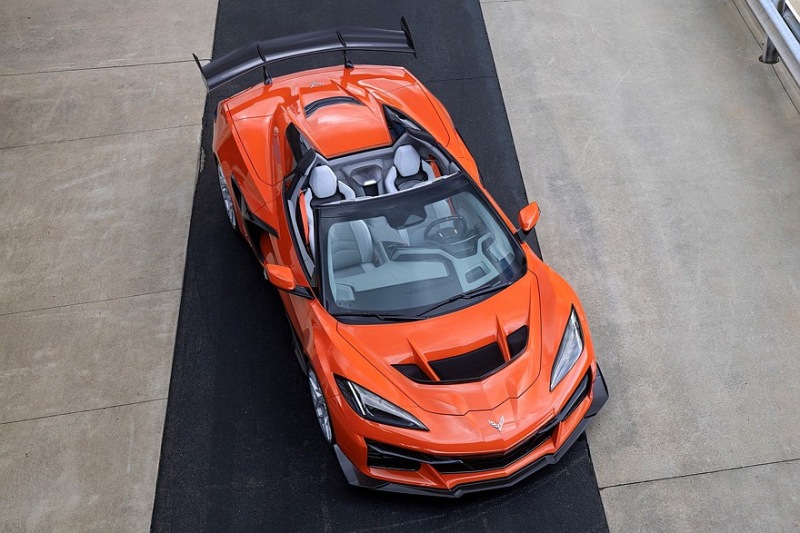 Chevrolet Corvette ZR1X: совершенно новая полноприводная гибридная топовая версия мощностью 1267 лошадиных сил