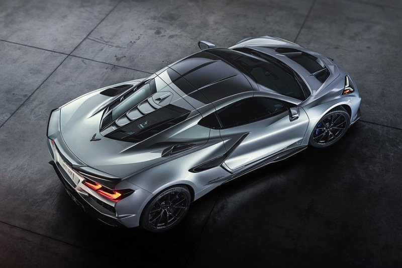 Chevrolet Corvette ZR1X: совершенно новая полноприводная гибридная топовая версия мощностью 1267 лошадиных сил